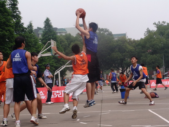 虽然为巴萨 虽然为巴萨