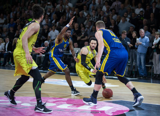 攻展现了极 攻展现了极