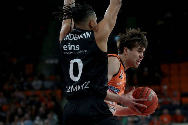 8次助攻 8次助攻