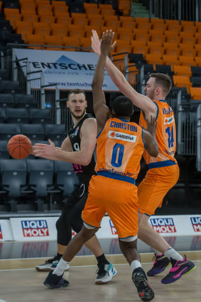 连续的防守 连续的防守